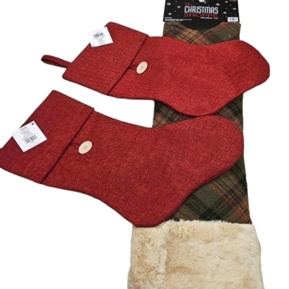 NEW! THE CHRISTMAS SHOPPE Plaid Faux Fur Tree Skirt and 2 Stockings